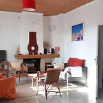 Maison Au Calme Avec Jardin Clos