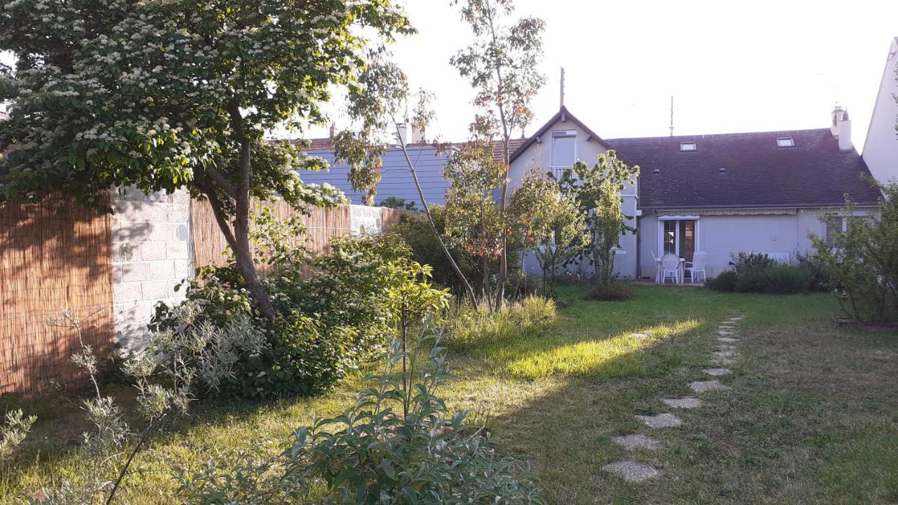 Holiday home Maison Au Calme Avec Jardin Clos