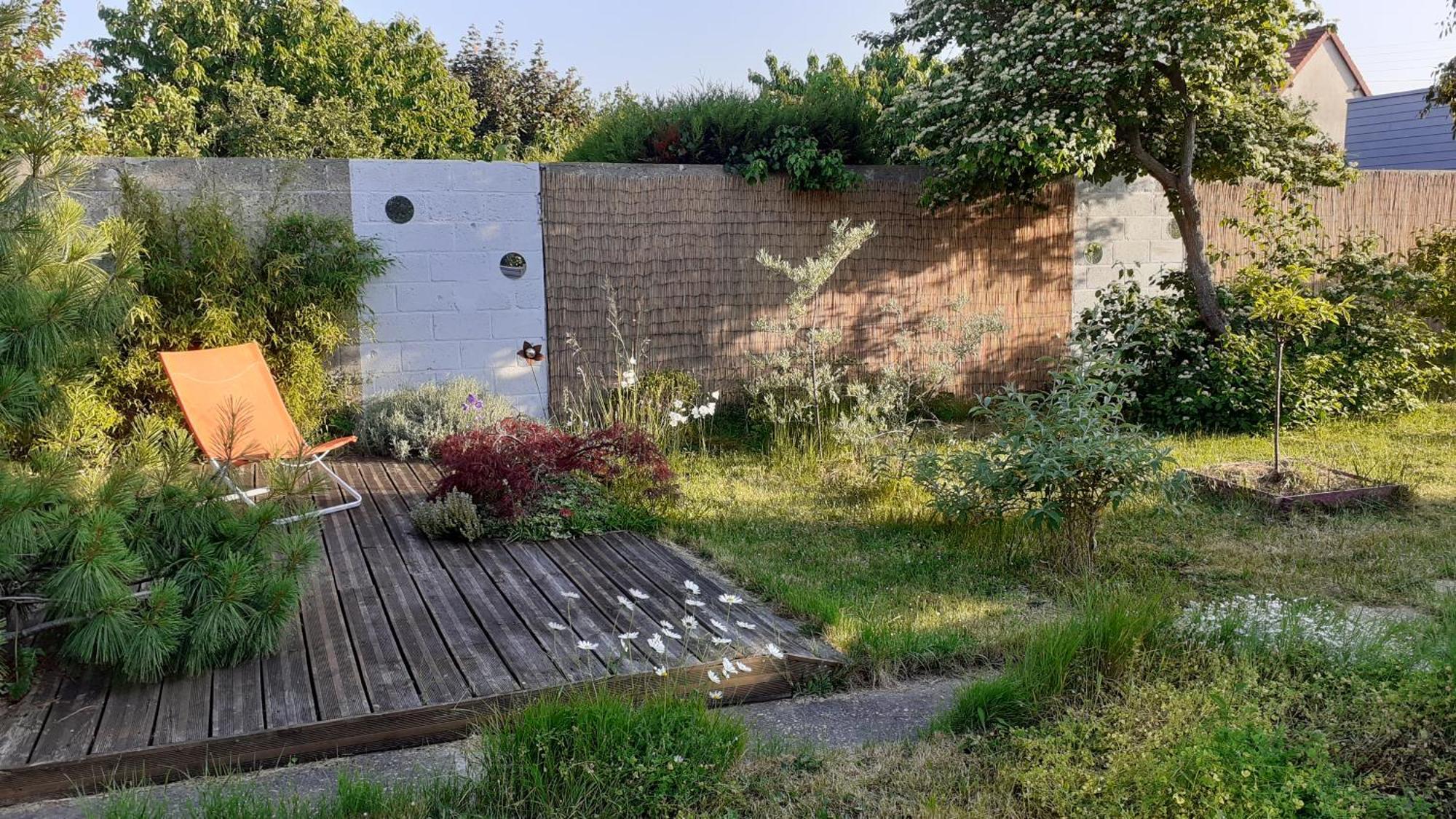 Maison Au Calme Avec Jardin Clos Holiday home Caen