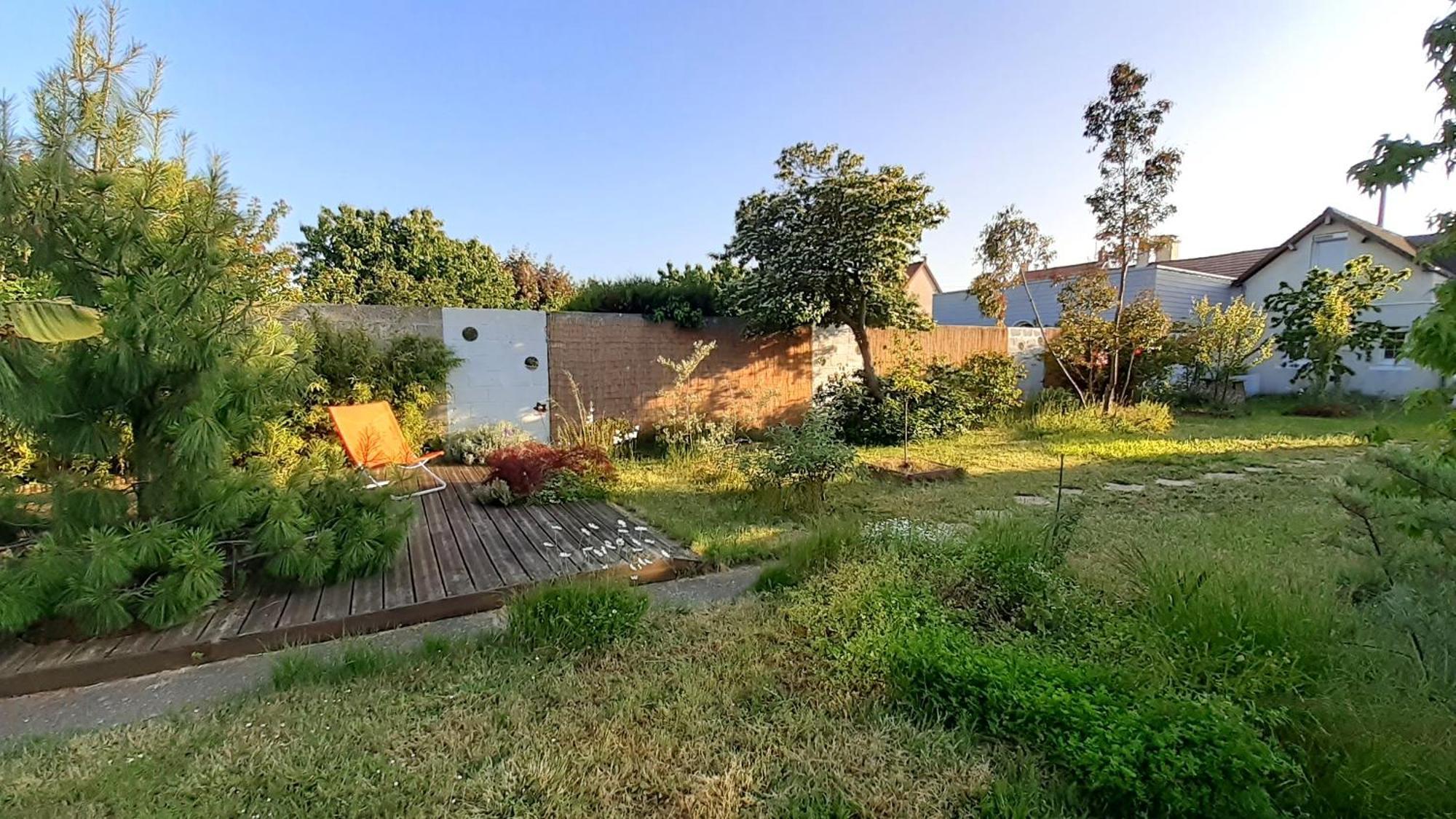 Maison Au Calme Avec Jardin Clos *